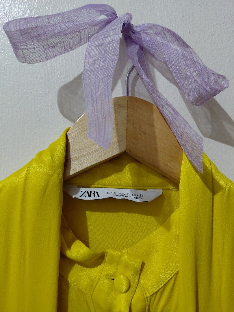 ZARA Long Sleeve Button Down Top (Category: Longsleeves) located in Tarlac. Submitted by wornwardrobe (Listing ID 1469194034, Image 2). Description: Kindly note that all items are stored at my parents' house and not on hand. Retrieval takes up to 2 weeks before shipping. Please purchase only if you're okay with the wait. Message me to check the next available shipping date! Thank you!.