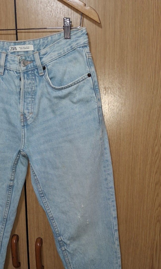 Zara Mom Button fly Jeans (Category: Jeans) located in Cebu City. Submitted by cebuanamomshies (Listing ID 1469324269, Image 3). Description: W28-29 Rise 11 inseam 26 Button fly High-rise light wash denim relaxed fit.