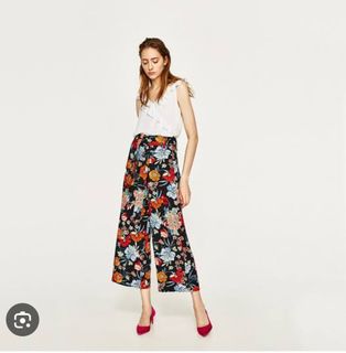 (Category: ) located in . Submitted by k_style_co_preloved (Listing ID 1469162330, Image 1). Description: .