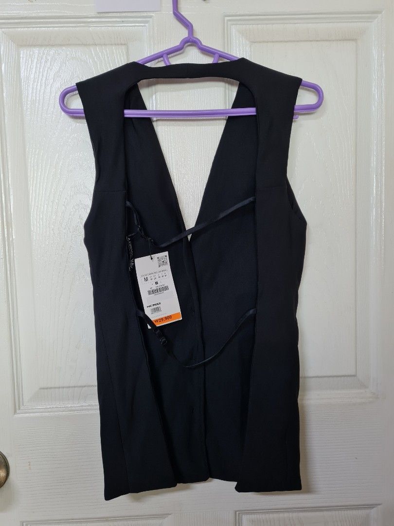 Zara Open Back waistcoat (Category: Others Tops) located in Baguio. Submitted by k_style_co_preloved (Listing ID 1469287930, Image 3). Description: ON SALE! SALE! SALE! 🎉 ✨ SALE GUIDELINES ✨ 📌 Fixed Price Only – All sale items are offered at their final prices. No haggling or further negotiations, please. ❤️ 📏 Flat-Lay Measurements: 🔎 Flaws/Remarks: Authentic zara 💯. 💸 PAYMENT METHOD: bank transfer, gcash 📦 SHIPPING: Via J&T Express Please