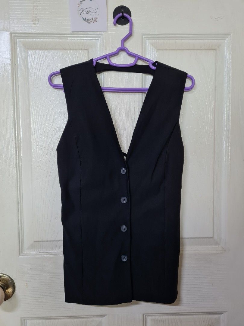 Zara Open Back waistcoat (Category: Others Tops) located in Baguio. Submitted by k_style_co_preloved (Listing ID 1469287930, Image 2). Description: ON SALE! SALE! SALE! 🎉 ✨ SALE GUIDELINES ✨ 📌 Fixed Price Only – All sale items are offered at their final prices. No haggling or further negotiations, please. ❤️ 📏 Flat-Lay Measurements: 🔎 Flaws/Remarks: Authentic zara 💯. 💸 PAYMENT METHOD: bank transfer, gcash 📦 SHIPPING: Via J&T Express Please