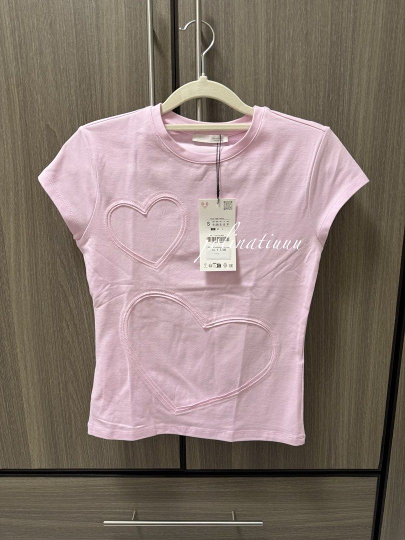 ZARA Pink Heart Shirt (Category: Shirts) located in Cavite. Submitted by jlthrifts_ (Listing ID 1469346781, Image 1). Description: Authentic from Japan 🇯🇵💯 Brand new w/ tag 🏷️ Size: Small Super cuteeee 🥹🌸💗.