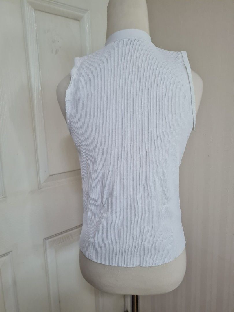 Zara Ribbed Waistcoat (Category: Others Tops) located in Baguio. Submitted by k_style_co_preloved (Listing ID 1469393313, Image 3). Description: ON SALE! SALE! SALE! 🎉 ✨ SALE GUIDELINES ✨ 📌 Fixed Price Only – All sale items are offered at their final prices. No haggling or further negotiations, please. ❤️ 📏 Flat-Lay Measurements: 🔎 Flaws/Remarks: Authentic zara 💯. Preloved im good condition 8.5/10 💸 PAYMENT METHOD: bank transfer, gcash 📦 S
