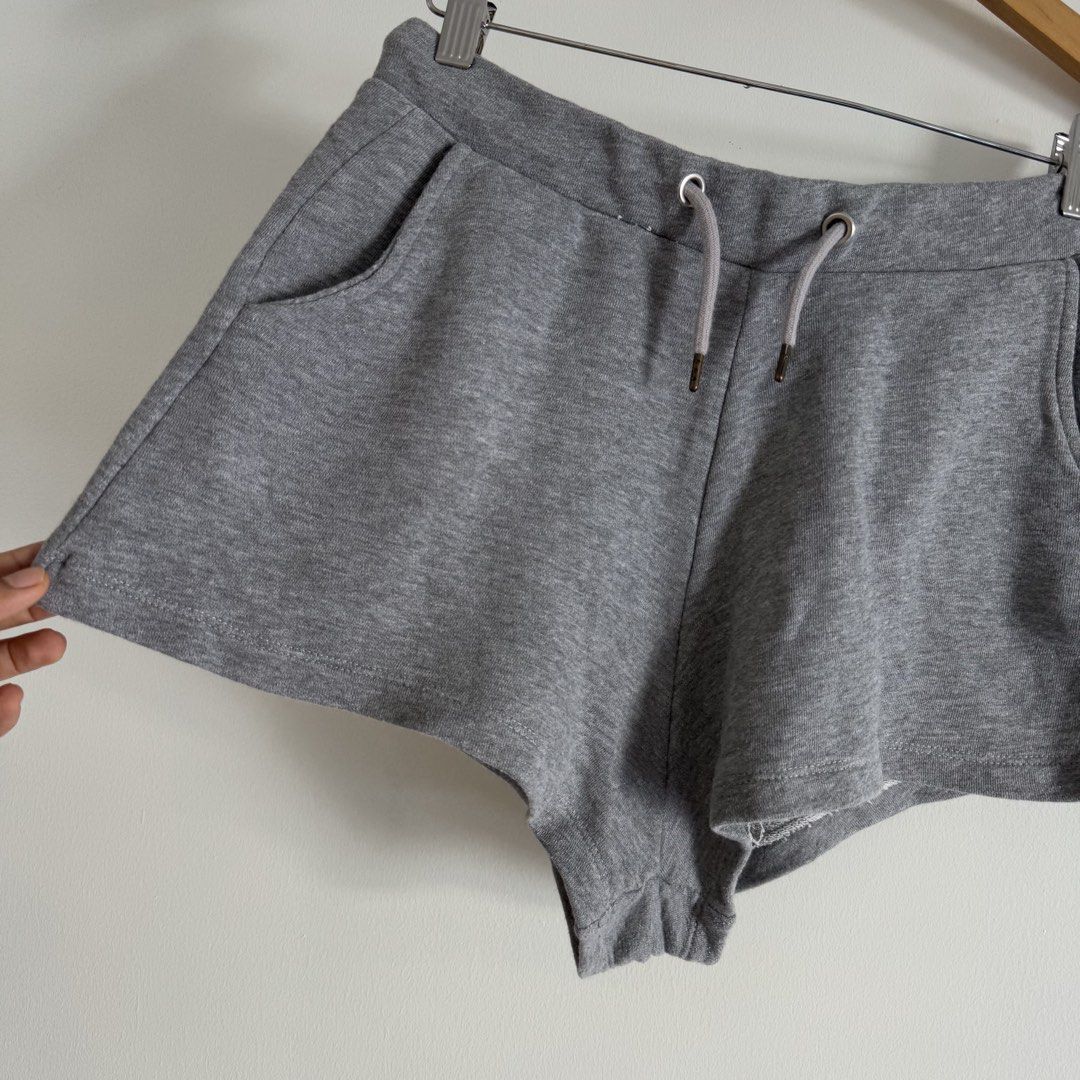 Zara shorts (Category: Shorts) located in Manila. Submitted by apparella.ph (Listing ID 1469174757, Image 2). Description: Bnwot Waist:30(garterized! Length: ☑️Everything is my Own preloved / BNWT/BNWOT ☑️ not thrifted/Ukay ☑️ malukot sa picture kasi na stock sa cabinet (tinatamad mag plantsa ✌️ ) ☑️Personal items ( usually bought in US/UK/JPN ) every year po ako nag aabroad so expect i don’t sell fake items and mejo pricey ☑️ check dimes / ask c
