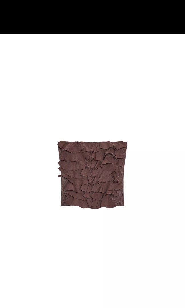 Zara Strapless Top with Ruffles (Category: Sleeveless) located in Makati City. Submitted by andrae.thomas (Listing ID 1469257912, Image 1). Description: - Brand: Zara - Style: Strapless top with all-over raw-edge ruffles - Color: Rich brown - Material: Textured knit fabric with stretch - Size: EUR/USA L (Made in Morocco) - No when worn photo - Used once - Original Zara bought online Makati area Meet up: CSB, DLSU, Taft.