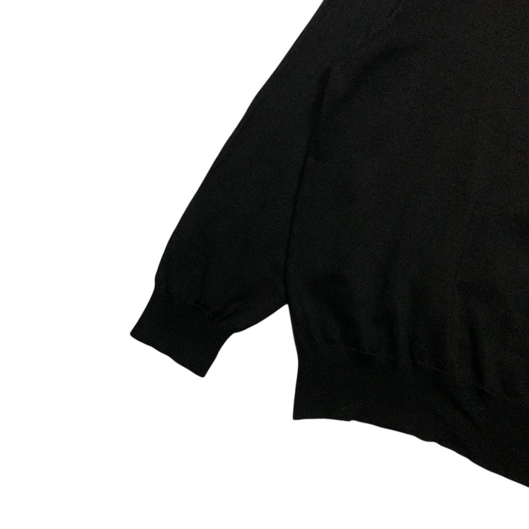Zucca Japan Sweater (Category: Coats, Jackets and Outerwear) located in Baguio. Submitted by thesecretshop_ph (Listing ID 1469240275, Image 2). Description: Size: Medium Lenght: 26” Width: 22” Issue: -.