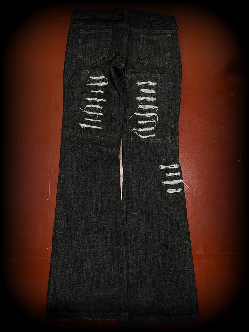 00s Desperado (Category: Jeans) located in Lucena. Submitted by proxyhere (Listing ID 1469510191, Image 3). Description: DESPERADO size 28-29 length 41 thighs 9.5 knee 7 leg op 9.