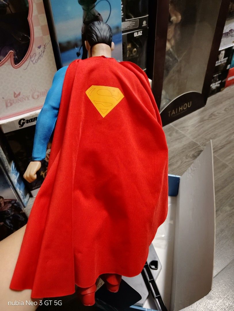 1/6 scale superman (Category: Action & Battle Toys) located in Mabalacat. Submitted by babyjamil1919 (Listing ID 1469443910, Image 2). Description: Team prototyping tatak nya tela and damit articulated and mabigat sya.