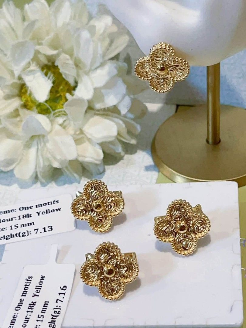 18k HongKong setting gold hammered Vca earrings (Category: Earrings) located in Manila. Submitted by bhelgoldseller2ndaccount (Listing ID 1469458273, Image 1). Description: New!!✨New!!✨New!! 18k HongKong setting Gold 9200/g 💯pawnable/naisasanla 💯with high appraisal rate 💯good investment 💯Direct supplier price 👉OPEN for resellers 🌺please take time to evaluate their actual sizes and grams 👉Best panggift for all occasions ✅ Sold per grams not