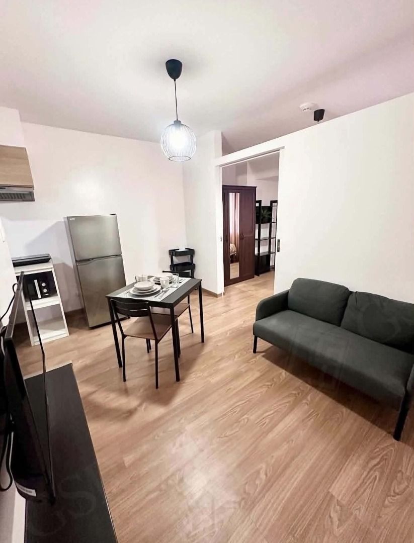 1BR THE RISE MAKATI (Category: Apartments & Condos) located in Caloocan City. Submitted by aysalpha01 (Listing ID 1469467758, Image 2). Description: THE RISE MAKATI 1BR 1T&B 28.01sqm fully furnished 25k per month negotiable.