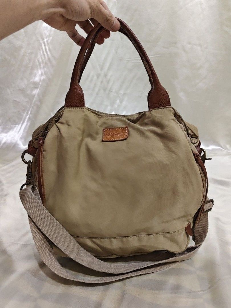 2 WAY BAG 15/12" (Category: Cross-body Bags) located in Gamu. Submitted by 2022bagsbunny (Listing ID 1469402050, Image 1). Description: .