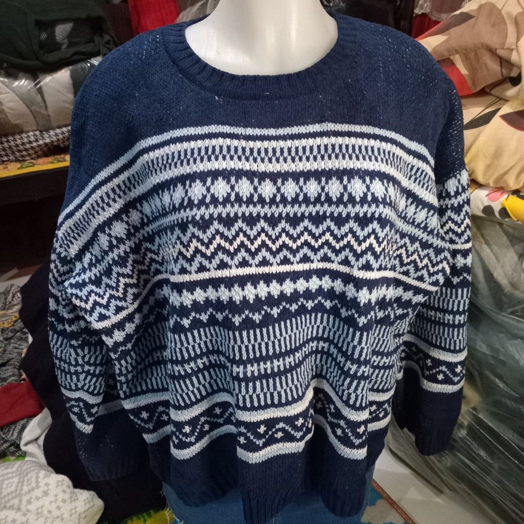 3/4 sleeve crop top sweater pull up (Category: Coats, Jackets and Outerwear) located in Angono. Submitted by thrifted.fashionshop (Listing ID 1469553766, Image 1). Description: Fit - large *3/4 sleeve *round neck *crop top <COLORS MAY VARY DUE TO LIGHTING> MOP : Gcash only COURIER : Jnt / Lalamove REMINDER : Shipping fee ay hindi kasama sa presyo ng item.