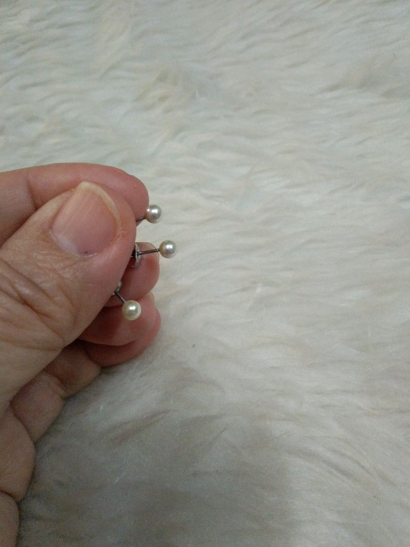3 PCs fresh water pearl earrings small (Category: Earrings) located in Quezon City. Submitted by eidorableshop (Listing ID 1469399311, Image 2). Description: .