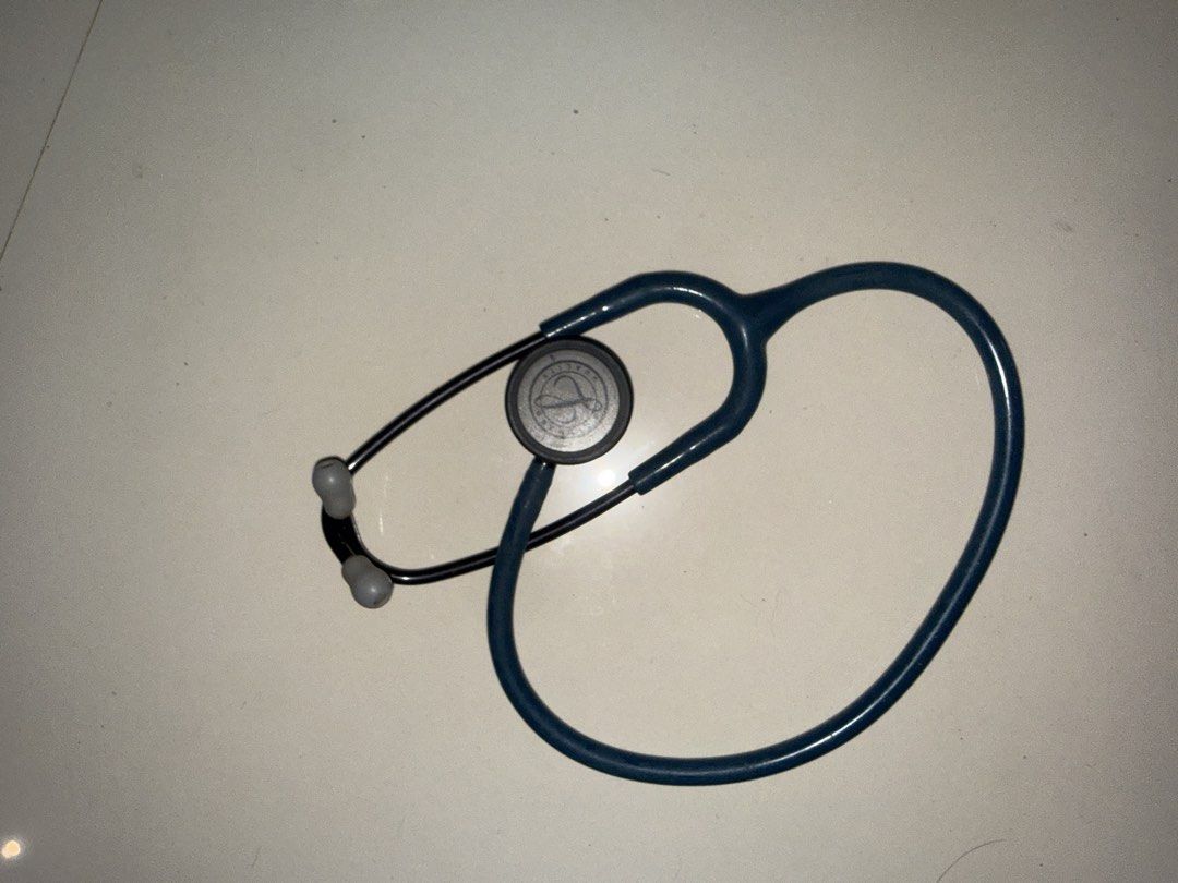 3M Littmann Classic III (Category: Medical Supplies & Tools) located in Santa. Submitted by justinjallen (Listing ID 1469394759, Image 2). Description: good as new orig.