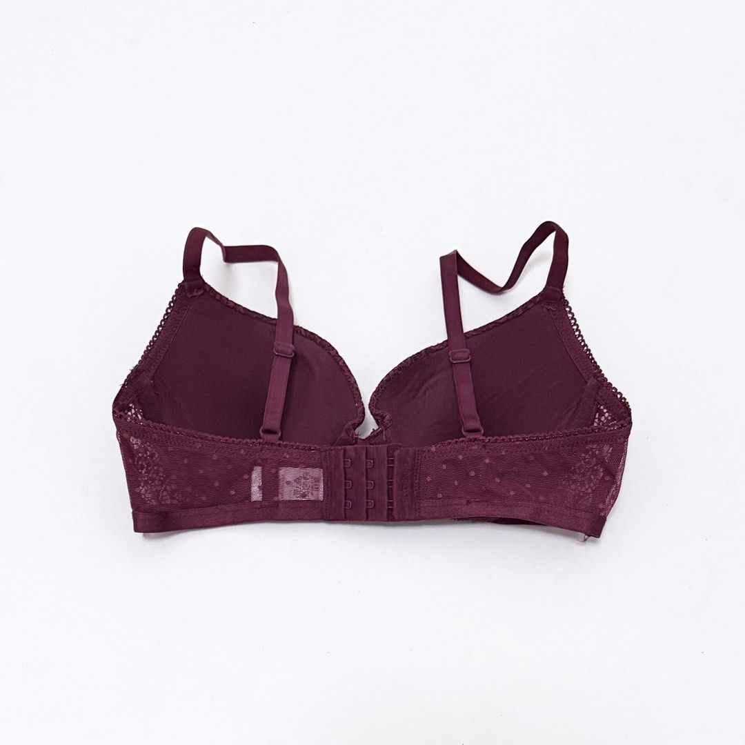 6IXTY 8IGHT Maroon Lace Push-up Bra [34B] (Category: Undergarments & Loungewear) located in Malabon City. Submitted by k_intimates (Listing ID 1469558227, Image 3). Description: Details: • Size 34B / wired / push-up • Seller’s fave! 🩷 • Min. sign of wear only on the cups due to storage • 6IXTY8IGHT underwired bra in maroon shade, featuring an all over geometric mesh-lace pattern and lightly contoured cups..