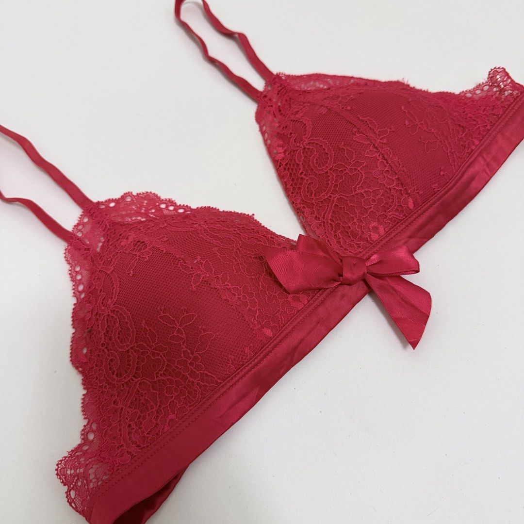6IXTY 8IGHT Sexy Red Lace Triangle Bra [L] (Category: Undergarments & Loungewear) located in Malabon City. Submitted by k_intimates (Listing ID 1469557777, Image 2). Description: Details: • Size L 36A / wireless / lightly lined • Like new • Red floral lace wireless triangle bralette .