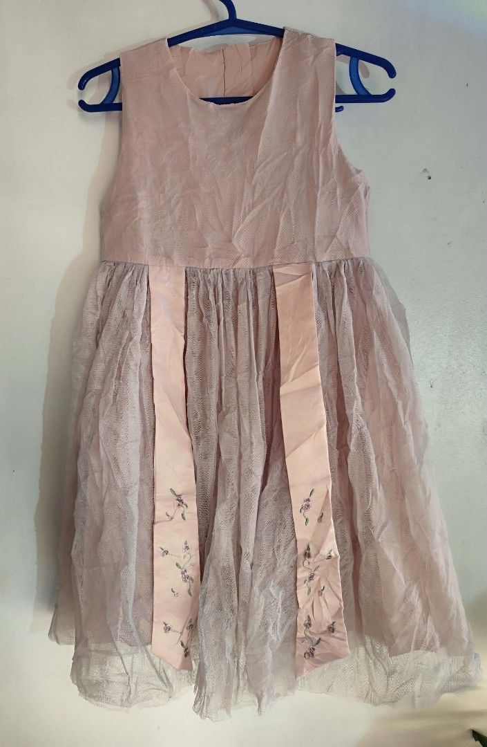 (7-9) DRESS (Category: Babies & Kids Fashion) located in Paranaque City. Submitted by closetbykimkirsten (Listing ID 1469469801, Image 1). Description: ✨𝗗𝗥𝗘𝗦𝗦✨ 🌻𝐂𝐨𝐧𝐝𝐢𝐭𝐢𝐨𝐧: Like New ⚡𝐖𝐨𝐫𝐤𝐢𝐧𝐠 𝐙𝐢𝐩𝐩𝐞𝐫 🌸𝐒𝐢𝐳𝐞: 7 to 9yrs old 🔅𝐈𝐧𝐜𝐡: L-29 & half / W-12 & half 💸𝐌𝐢𝐧𝐞: P150 🔺All Items are PRELOVED in good condition. 🔺Please do manage your expectations. 🔺WASH before USE‼️ 🔺BUY at your own RISK‼️ ❌NO RETURN, NO EX