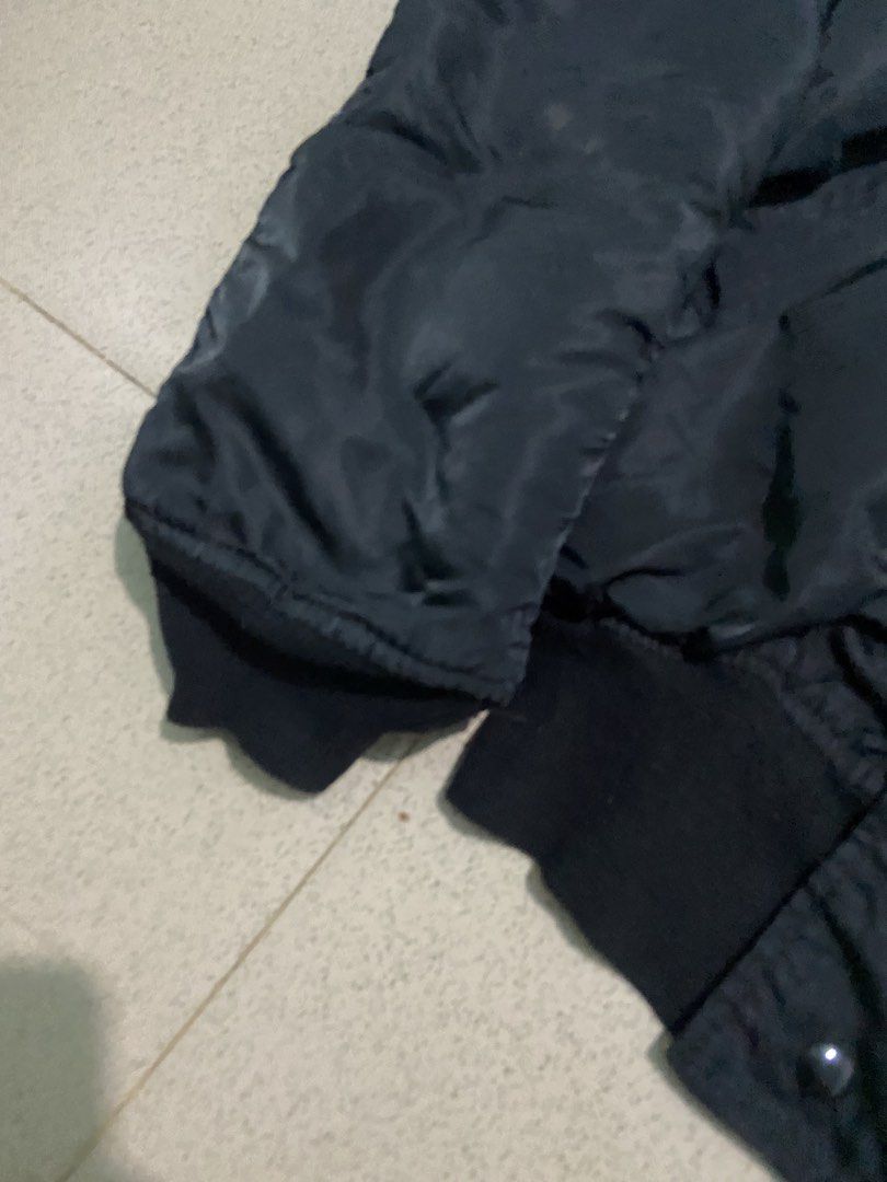 80’S ALPHA INDUSTRIES N2B FLIGHT JACKET (Category: Coats, Jackets and Outerwear) located in Bulacan. Submitted by rrthrifts (Listing ID 1469472731, Image 3). Description: GOOD CONDITION SIZE LARGE ON TAG SIGN OF USED DUE TO ITS AGE 3999PHP PLUS SHIPPING FEE ONLY.