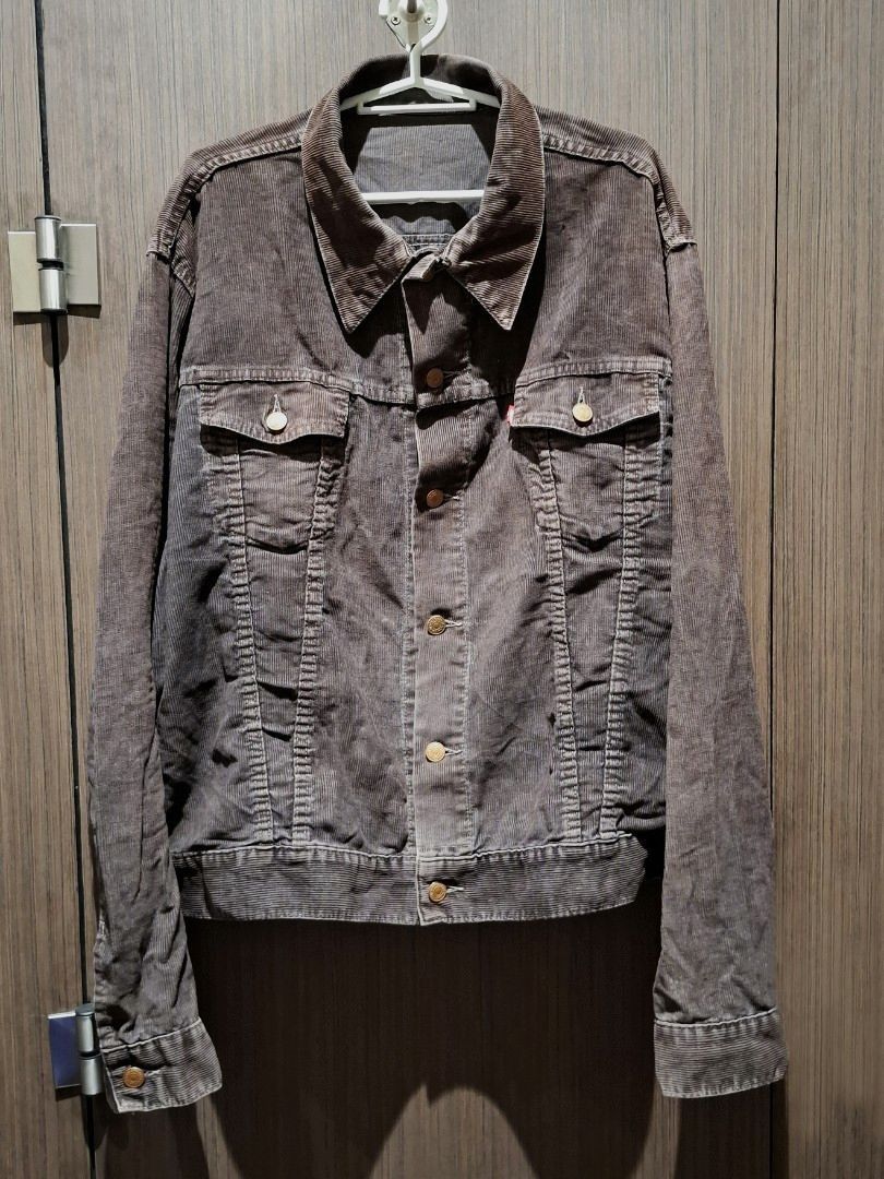 80's Levi's Type 3 Brown Corduroy Trucker Jacket (Guaranteed Authentic) (Category: Coats, Jackets and Outerwear) located in Pasig City. Submitted by coveted.mnl (Listing ID 1469319324, Image 2). Description: Guaranteed Authentic Vintage Piece📌 See last 2 pics for better lighting🤍 Color Rate :8/10 Best fit to: Xl Width : 24 Length : 25 (MEASURED BY INCHES) 8/10 overall condition No issues or flaws in fabric • P2200 Slightly negotiable • Pasig Ci