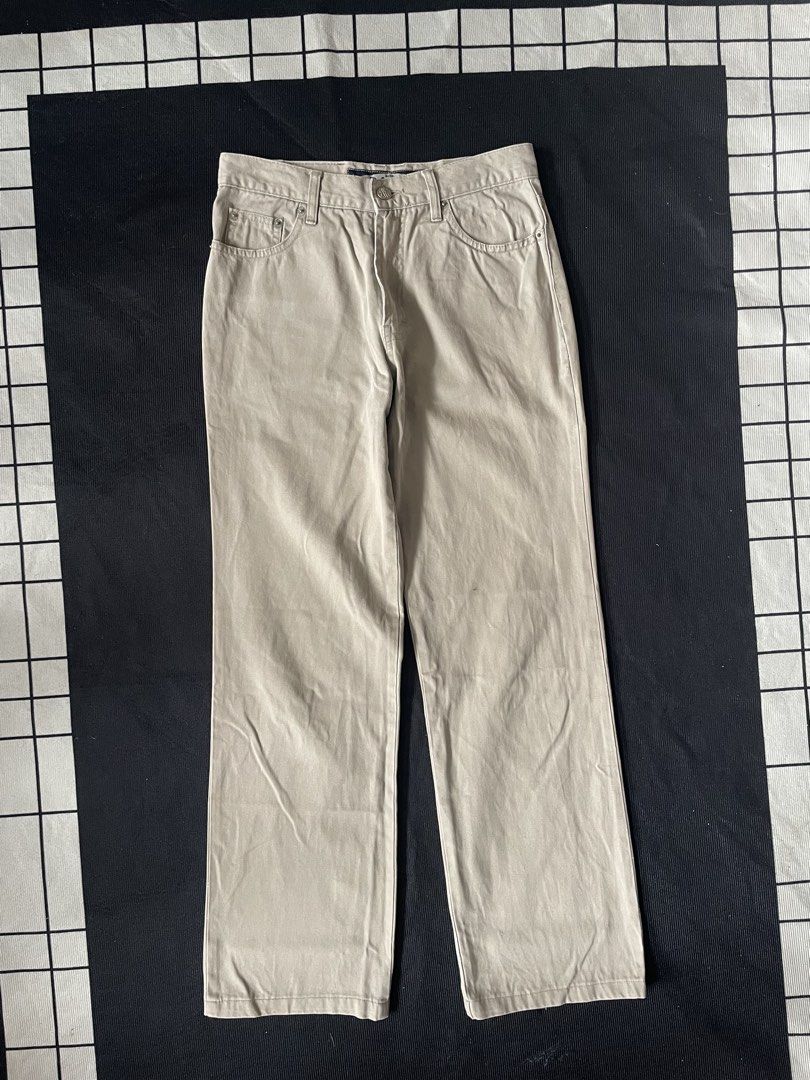90’s Page United Beige Pants (Category: Other Bottoms) located in Naga. Submitted by curatedslips (Listing ID 1469503864, Image 1). Description: 90’s Page United Beige Pants 📏 28W x 38L x 8” hem ⚠️ Signs of usage due to age.
