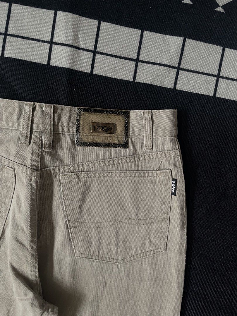 90’s Page United Beige Pants (Category: Other Bottoms) located in Naga. Submitted by curatedslips (Listing ID 1469503864, Image 3). Description: 90’s Page United Beige Pants 📏 28W x 38L x 8” hem ⚠️ Signs of usage due to age.