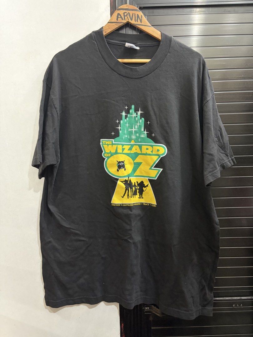 90’s Wizard of 0z (Category: Tshirts & Polo Shirts ) located in Subic. Submitted by johnarvin194250 (Listing ID 1469546179, Image 1). Description: size XL hanes beefy tag 23 width 31 length.