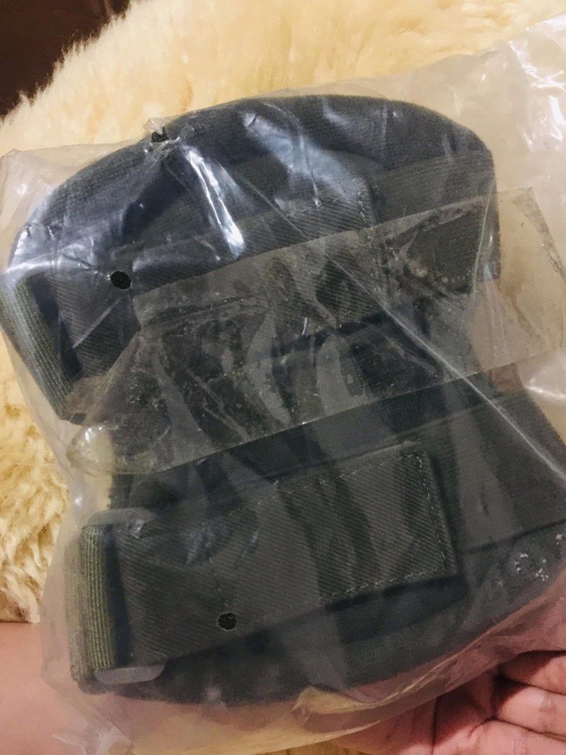 9mm Tactical X-Tak Knee Pads Size Large (Category: Combat Sports) located in Baguio. Submitted by izza_thrifty (Listing ID 1469433706, Image 2). Description: - Brand new and sealed in original plastic packaging - Size: EU Large - Lightweight design with high-density EVA foam for superior shock absorption - Durable Cordura nylon outer fabric - Unique X design allows maximum mobility and protection - Adjustable spandex straps with hook-and-loop clo