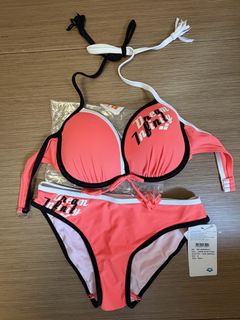 （分類：）位於 。 由 conniesososo 提交（商品編號 1469463917，圖片 1）。簡介： 。