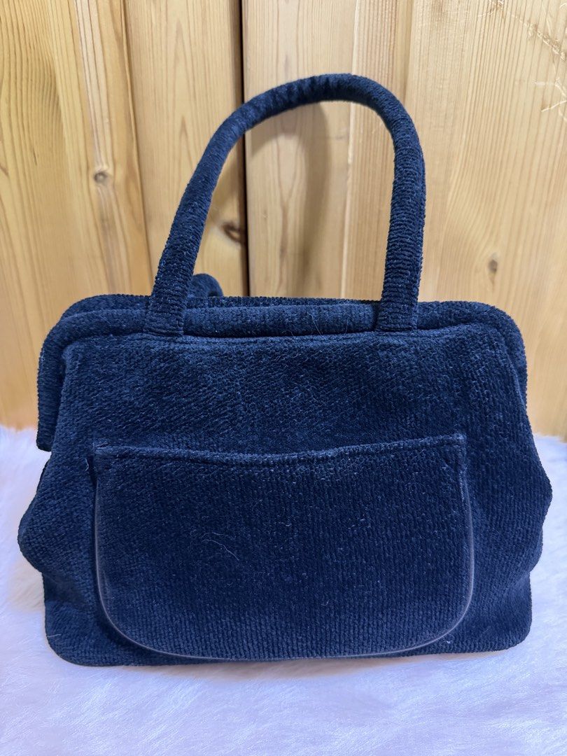 ✨ Beautiful Vintage FEILER Germany Chenille Handbag ✨ (Category: Tote Bags) located in Taguig. Submitted by narsdenise (Listing ID 1469424370, Image 2). Description: • Brand: Authentic FEILER Germany • Color: Jet Black with multi-color floral pattern (pinks, reds, greens, and oranges) • Material: Premium Chenille Cotton / Pile Fabric • Style: Classic Top-Handle Mini Satchel • Condition: Beautiful pre-loved vintage condition. Structurally sound wi