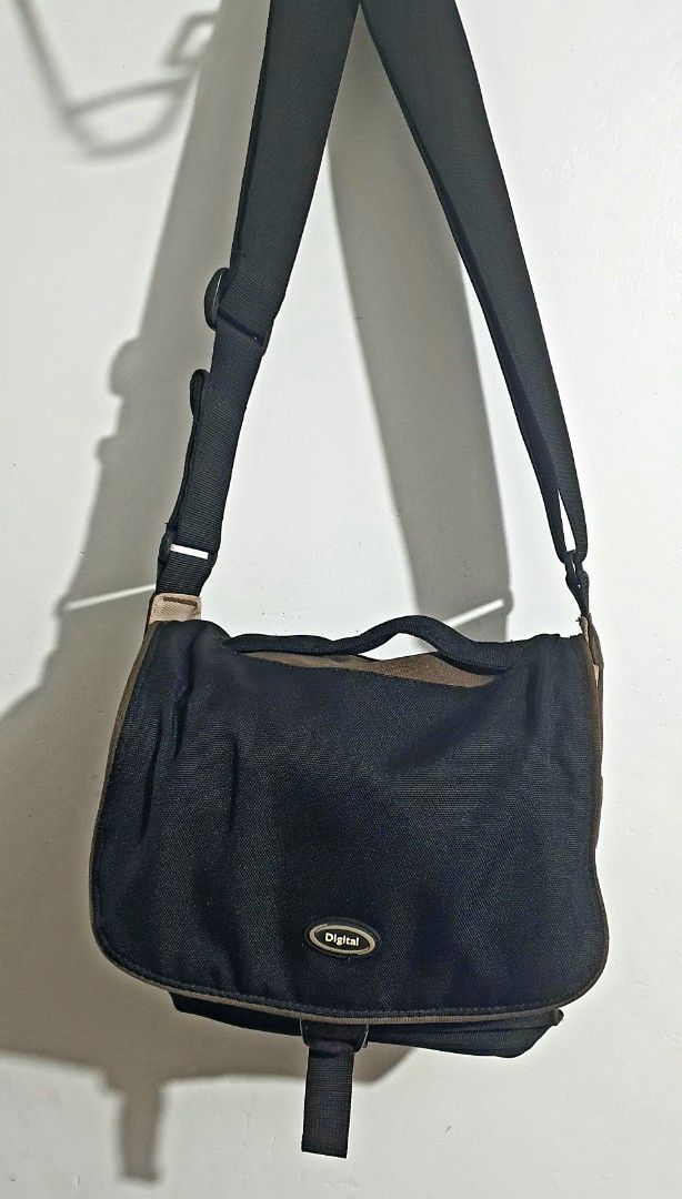 • Digital Camera Case / Protective Padded Shoulder Bag for Mirrorless DSLR (Category: Other Accessories) located in Castillejos. Submitted by hornets0000 (Listing ID 1469452521, Image 1). Description: Description: For sale: "Digital" Camera Shoulder Bag. Stock lang po ito sa storage ng mahabang panahon at kailanman ay hindi nagamit. Bago ko ipost, hinugasan at nilinis ko na po ito nang maayos para tanggal ang alikabok sa pagkatabi. Amoy mabango, 