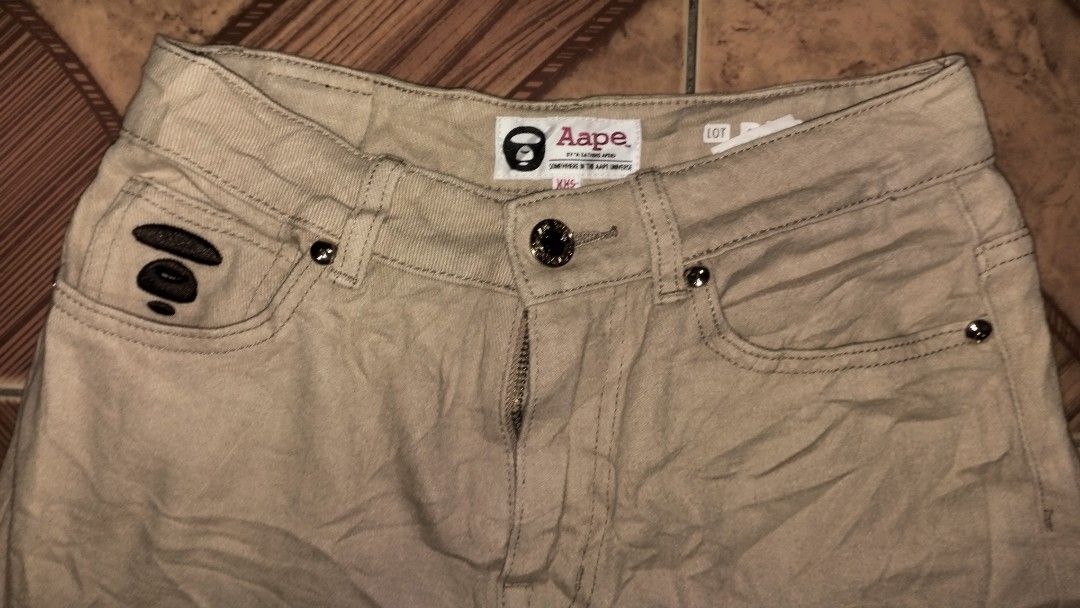 Aape khaki pants (Category: Jeans) located in Bulacan. Submitted by ryldeal030912 (Listing ID 1469516658, Image 3). Description: excellent to new condition xxs size 28 38" lenght 11" leg 9" knee 8.5" hem.