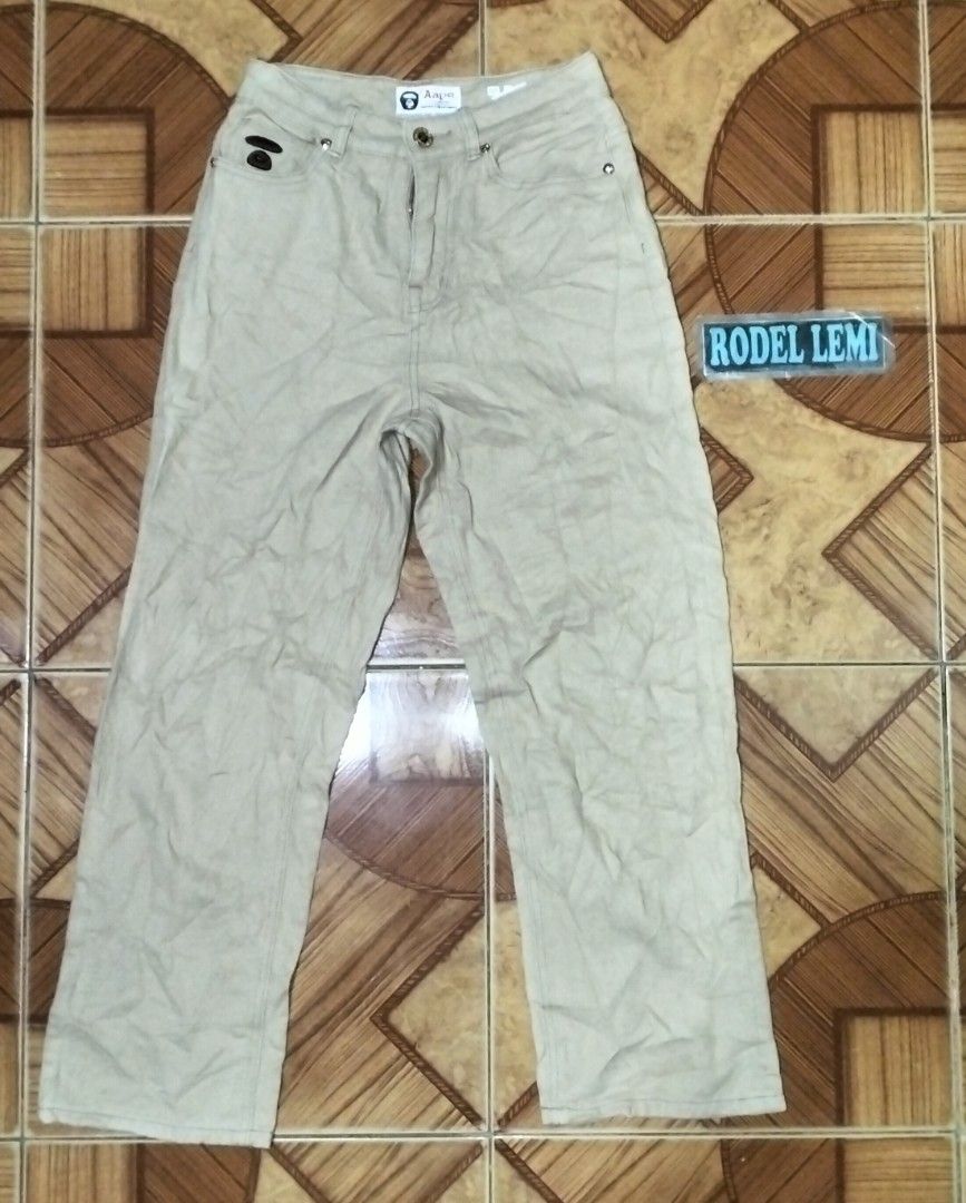 Aape khaki pants (Category: Jeans) located in Bulacan. Submitted by ryldeal030912 (Listing ID 1469516658, Image 1). Description: excellent to new condition xxs size 28 38" lenght 11" leg 9" knee 8.5" hem.