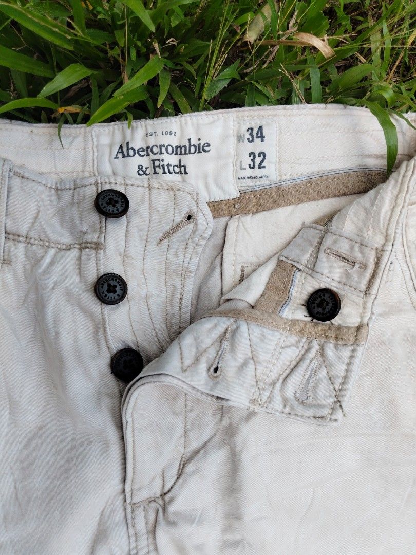 Abercrombie & Fitch pants button fly (Category: Jeans) located in Davao. Submitted by aristotlekhld (Listing ID 1469433225, Image 1). Description: size 34-35 length 41 leg opening 9 good condition.