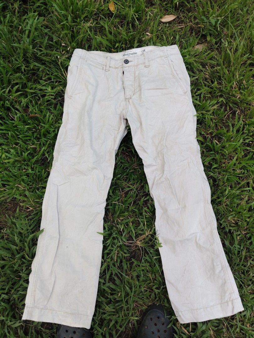 Abercrombie & Fitch pants button fly (Category: Jeans) located in Davao. Submitted by aristotlekhld (Listing ID 1469433225, Image 2). Description: size 34-35 length 41 leg opening 9 good condition.