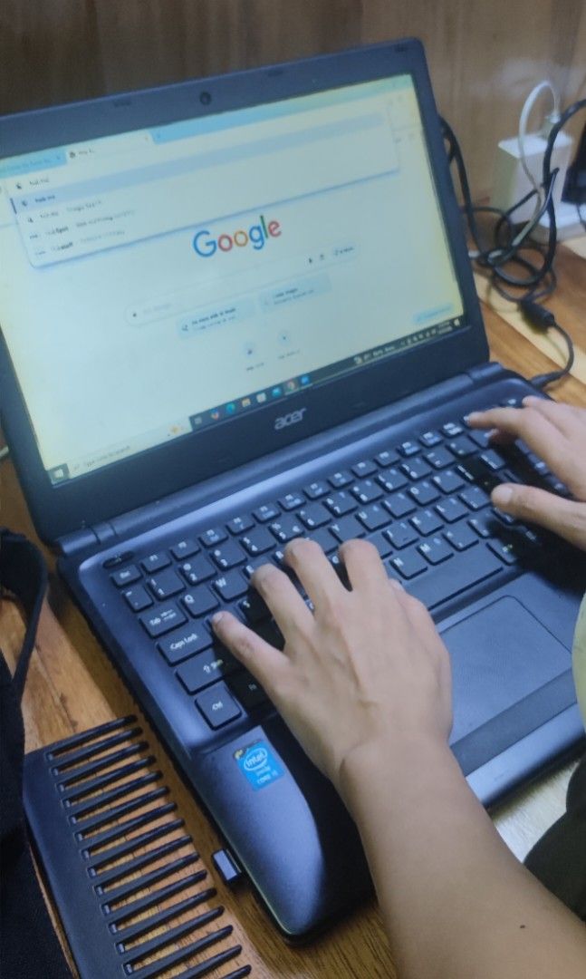 Acer Laptop Intel i5-4200U 8GB RAM Windows 10 Pro (Category: Laptops & Notebooks) located in Manila. Submitted by quickcloud-8e4a6b (Listing ID 1469237694, Image 1). Description: - Brand: Acer - Color: Sleek Black - OS: Windows 10 Pro (64-bit) - Processor: Intel Core i5-4200U (1.60GHz - 2.30 GHz) - Memory: 8 GB RAM/500gb hdd - Condition: Fully functional, tested and ready for daily work or school tasks - Includes: Standard keyboard and integrated