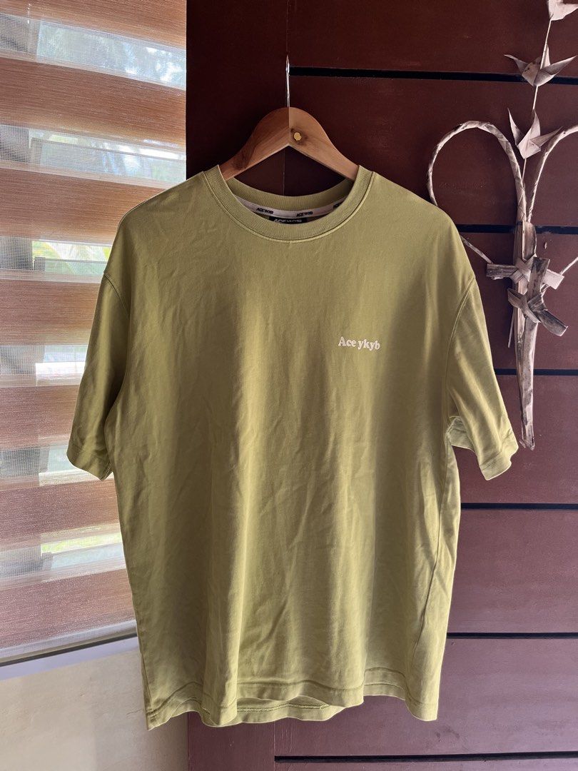 Aceykyb Olive Green Graphic Tee (Category: Tshirts & Polo Shirts ) located in Tagum. Submitted by thisisdavethriftzzz (Listing ID 1469538909, Image 1). Description: Details⬇️ Width: 22 Length: 28 Issue: None Color rate: 9/10 ₱250.
