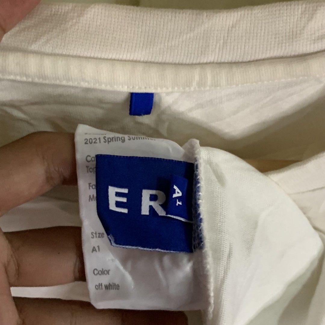 ADER WHITE TEE (Category: Formal Shirts) located in Binalonan. Submitted by thrift_on2022 (Listing ID 1469521894, Image 2). Description: W- 20.5 L - 28 Color rate - 9.8 /10 Excellent Condition❗️.