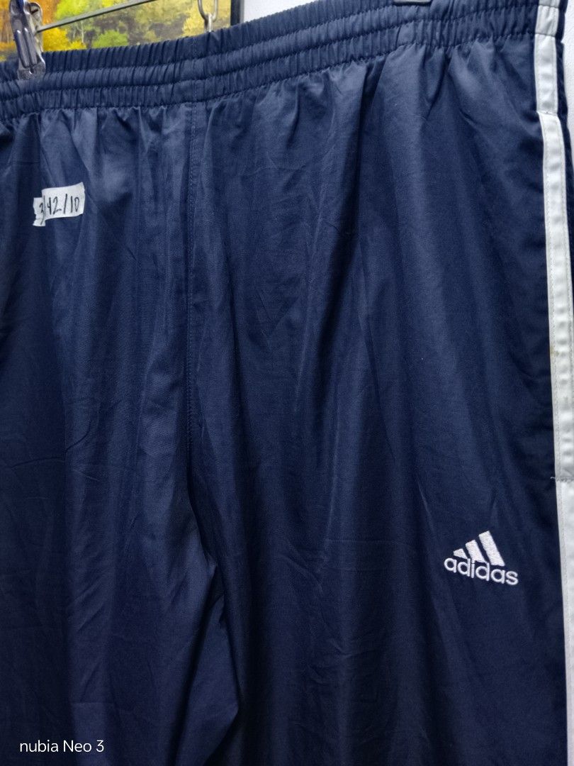adidas baggy track pants (Category: Trousers) located in Valenzuela. Submitted by joshwrldselection (Listing ID 1469515359, Image 2). Description: large - xl excellent condition need wash only thrift..