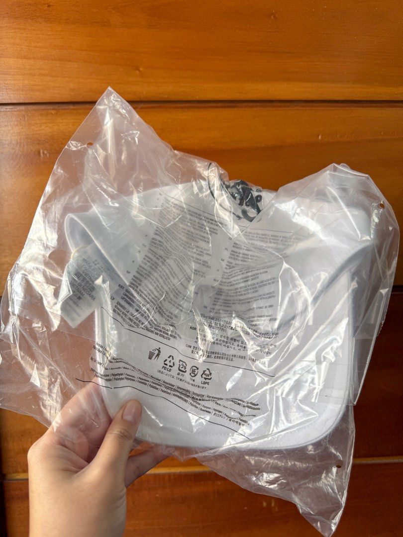 Adidas Embroided Baseball Cap (Category: Caps & Hats) located in Taguig. Submitted by curatedfinds_jd (Listing ID 1469466937, Image 2). Description: Condition: Brandnew Size: For Men (56cm-58cm) Color: White Location: Taguig Price: ₱800 Shipping: Lalamove/J&T.