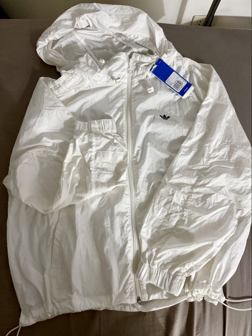 Adidas F3S WB W (Category: Coats, Jackets and Outerwear) located in Angeles City. Submitted by littlemissunflower (Listing ID 1469439810, Image 2). Description: Brandnew Windbraker.