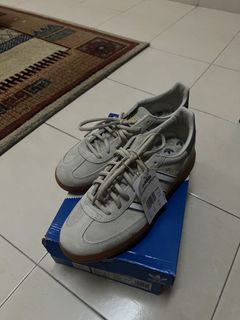 Adidas Handball Spezial Black Gum, Men's Fashion, Footwear, Sneakers on Carousell