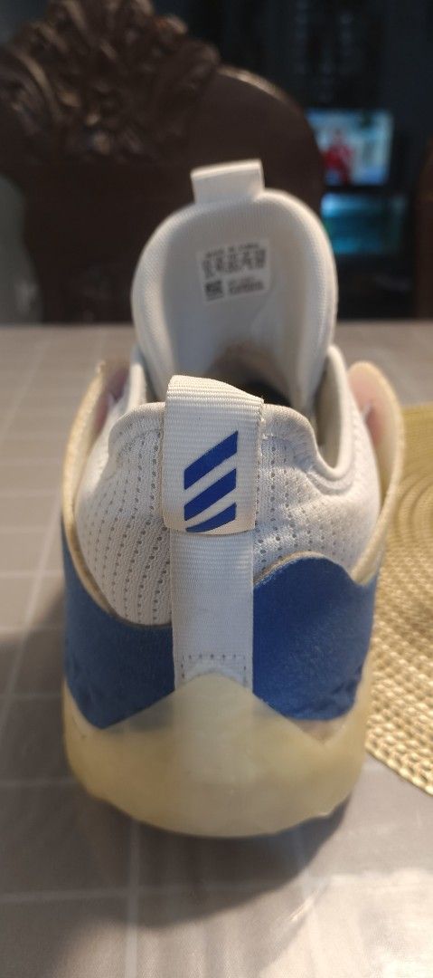 Adidas James Harden Vol. 5 Chapter 1 Creator (Category: Sneakers) located in San Fernando. Submitted by phavlo083023 (Listing ID 1469535741, Image 2). Description: - Model: Adidas James Harden Vol. 5 - Colorway: White base with pastel green, blue, pink, and yellow accents - Cushioning: Responsive BOOST cushioning for maximum comfort - Details: Vibrant lettering on the outsole, signature branding on the tongue pull tab, and unique synthetic overla