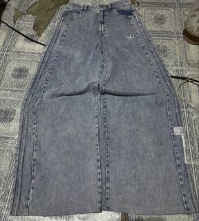 (Category: ) located in . Submitted by savvv_971 (Listing ID 1469511771, Image 1). Description: .