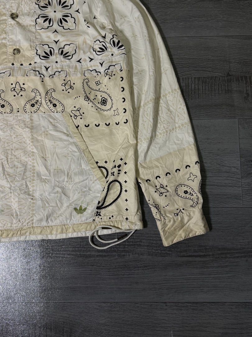 Adidas Originals Windbreaker Jacket (Category: Coats, Jackets and Outerwear) located in Maragusan (San Mariano). Submitted by dripdrops_ddo (Listing ID 1469554449, Image 3). Description: 🏷️ ADIDAS X OPENING CEREMONY Dimes: 21W x 27.5L Size: M to L Color rate: 9.5/10 Condition: Very good condi Washable Stain in the inner part..
