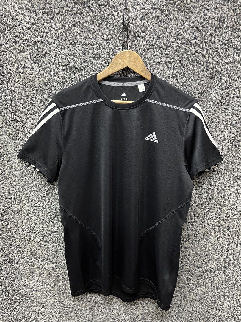 Adidas Response 3-Stripes Tee | Size M (Category: Tshirts & Polo Shirts ) located in General Trias. Submitted by zrchustle.604 (Listing ID 1469567869, Image 1). Description: Adidas Response 3-Stripes Tee in black (Product/Style Code: W50002). Key Features • Fabric Technology: Built with Adidas Climalite/Climacool moisture-wicking technology designed to pull sweat away from the body during runs and workouts. • Design Details: Features classic thre