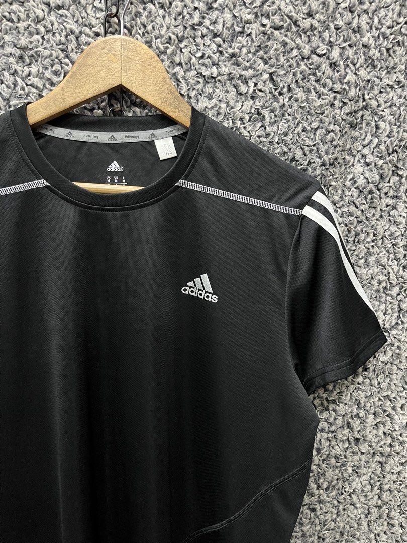 Adidas Response 3-Stripes Tee | Size M (Category: Tshirts & Polo Shirts ) located in General Trias. Submitted by zrchustle.604 (Listing ID 1469567869, Image 2). Description: Adidas Response 3-Stripes Tee in black (Product/Style Code: W50002). Key Features • Fabric Technology: Built with Adidas Climalite/Climacool moisture-wicking technology designed to pull sweat away from the body during runs and workouts. • Design Details: Features classic thre