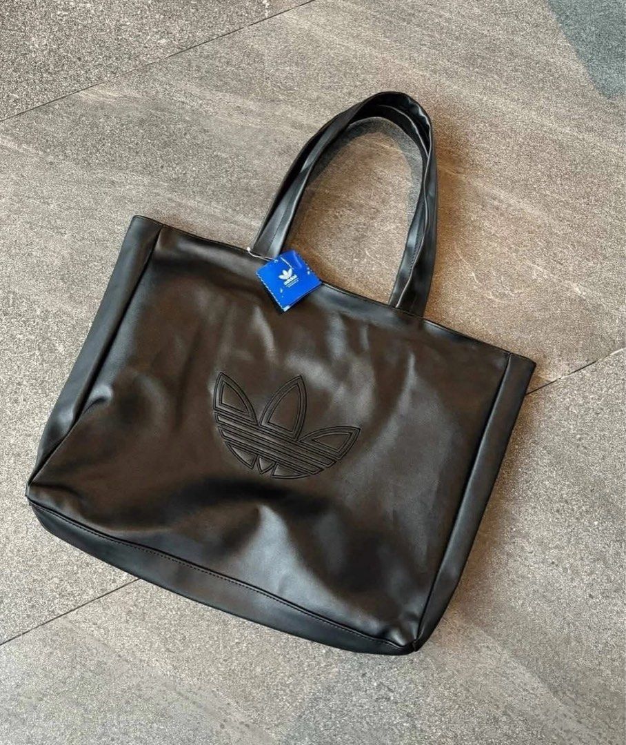 ADIDAS SHOPPER TOTEBAG (Category: Tote Bags) located in Manila. Submitted by hotlinebling_co. (Listing ID 1469454742, Image 2). Description: .
