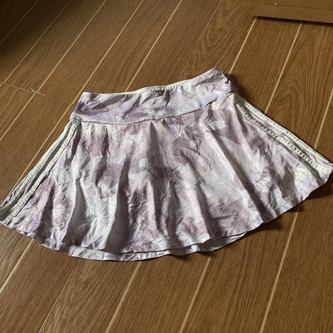 Adidas skort (Category: Activewear) located in Paete. Submitted by fat.archives (Listing ID 1469443478, Image 1). Description: Dimes Waist 26 to 28 Length 13 Xl on tag +sf.