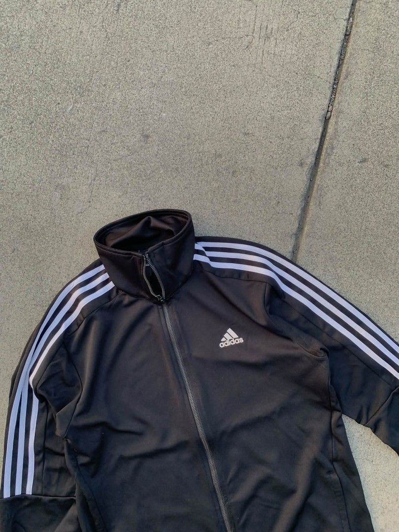 Adidas track jacket (Category: Coats, Jackets and Outerwear) located in General Santos City (Dadiangas). Submitted by amara_preloved (Listing ID 1469469322, Image 2). Description: track jacket large.