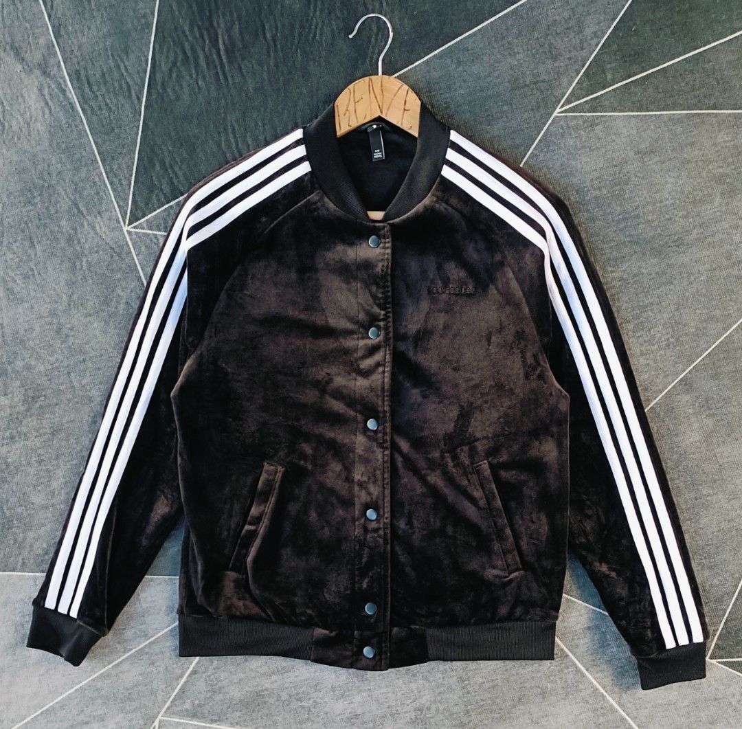 Adidas Velvet Coach Jacket Womens (Authentic) (Category: Coats, Jackets and Outerwear) located in Cebu City. Submitted by renzecamingay (Listing ID 1469400159, Image 2). Description: Adidas Velvet Coach Jacket (Womens) Good as New Medium fit Width 19.5 Length 24 650 Plus ship Only Thank you and GOD bless ☺️.